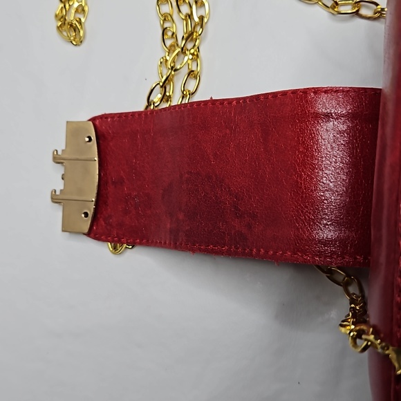 Cinti Red Leather Square Long Gold Chain Crossbody Bag With Lock and Key - Picture 14 of 16